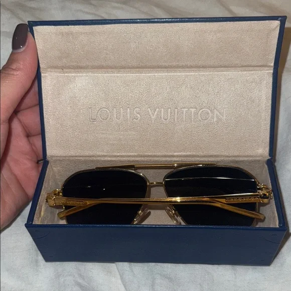 Louis Vuitton Gold Frame Sunglasses - Picture 6 of 8